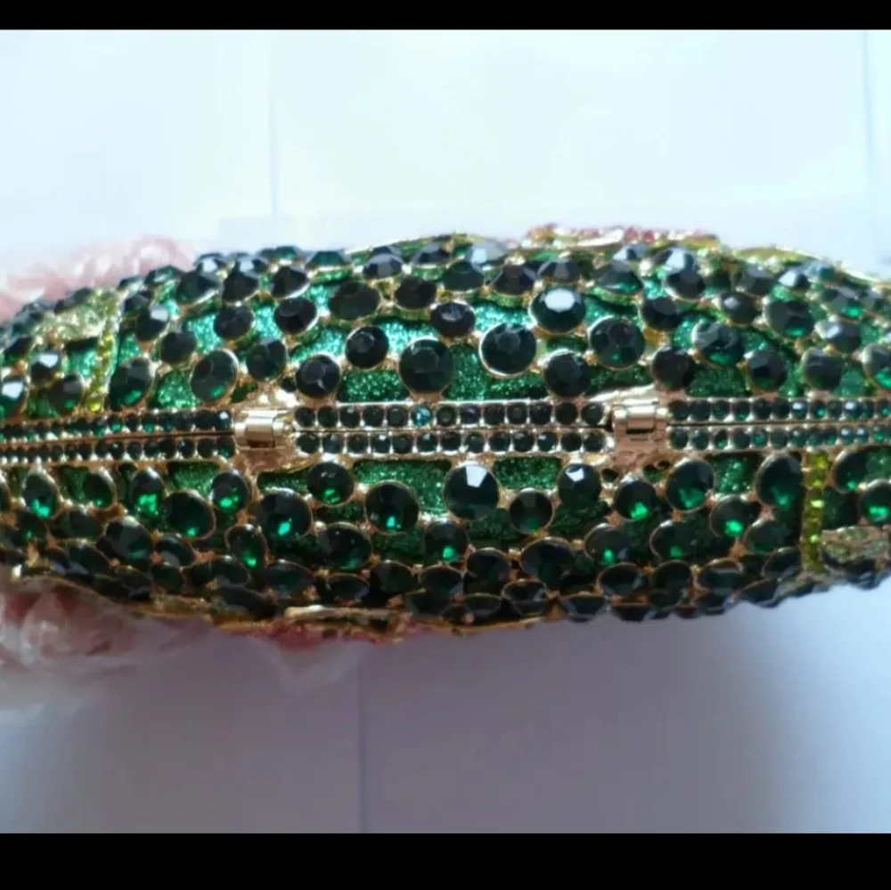 🌹 NWT  Crystals Clutch   *Minaudiere. in box.
